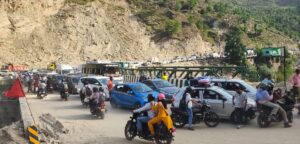 [[[[[[[[[[[ BIG BREAKING ]]]]]]]]]]]]] क्वारब में बिगड़ते हालातों के बीच परेशान रहे पर्यटक व यात्री